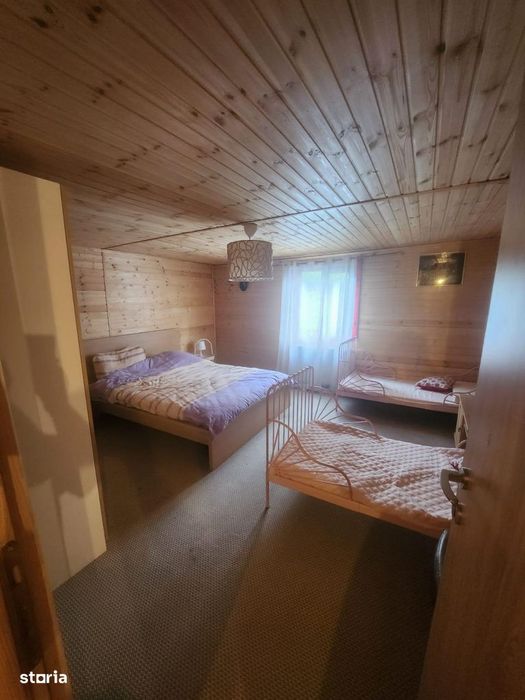 Vilă de vacanță cu 6 dormitoare, lângă Lacul Nufărul – Reci
