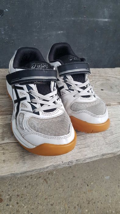 Детски маратонки - Asics Upcourt 4 - номер 33