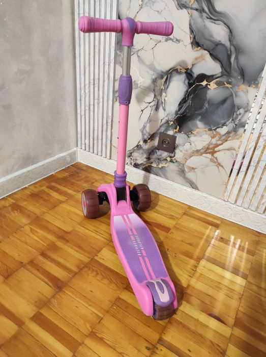 Продается 3х колесный самокат