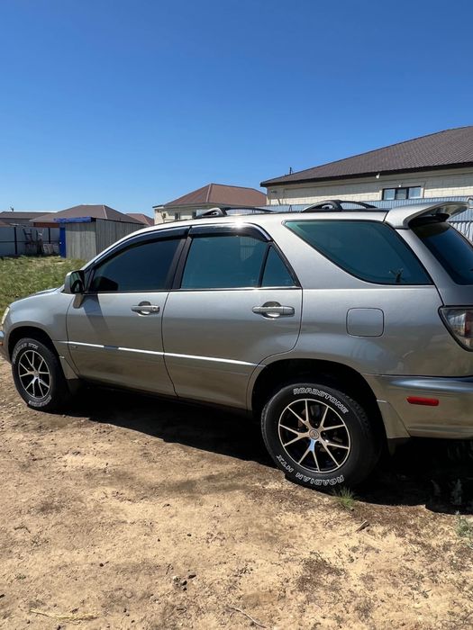 Машина лексус рх 300