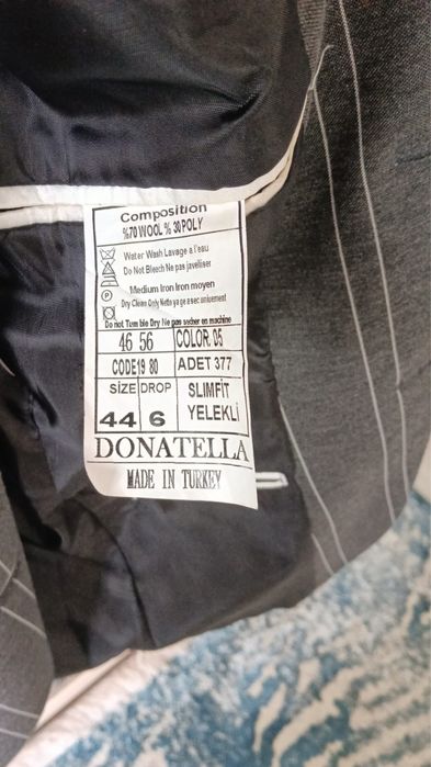 Продам костюм тройку