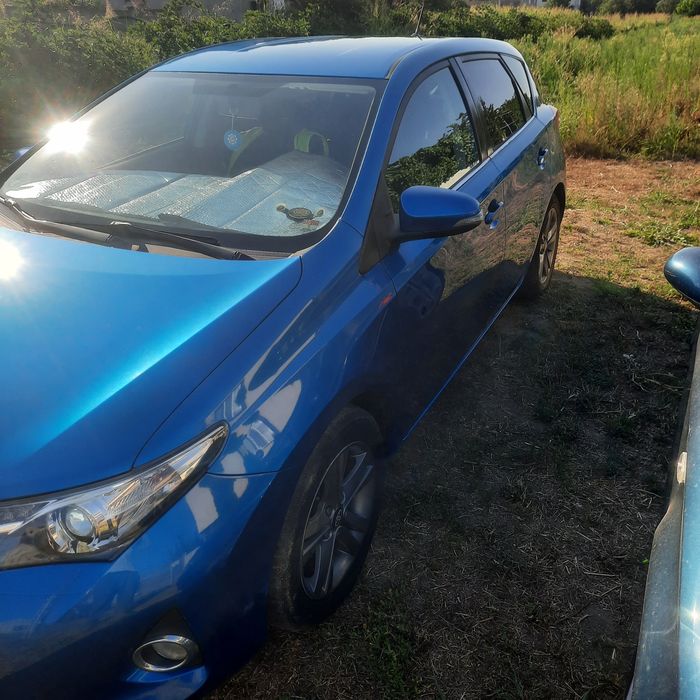 Vând Toyota Auris 2  l Diesel