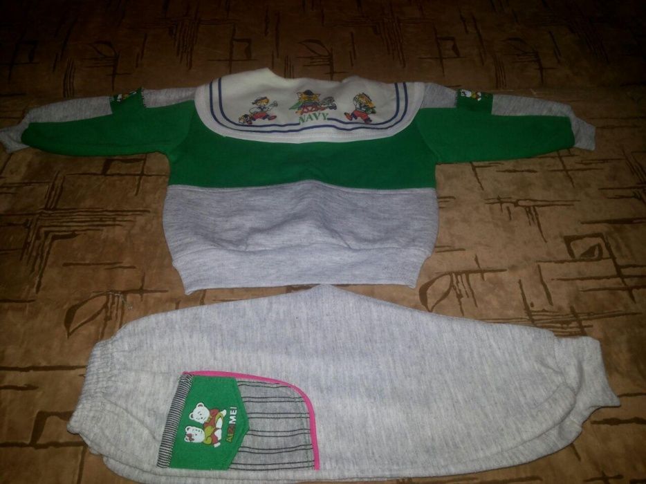 Костюмчик детский от 6 мес-ев до года