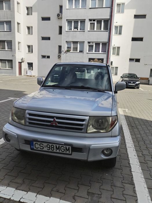 Mitsubishi pajero pinin