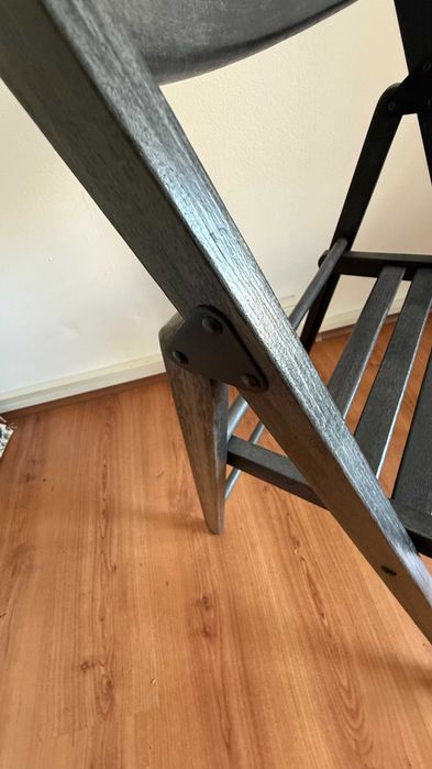 2 scaune pliabile si Masuta de Balcon Totul la 90 lei