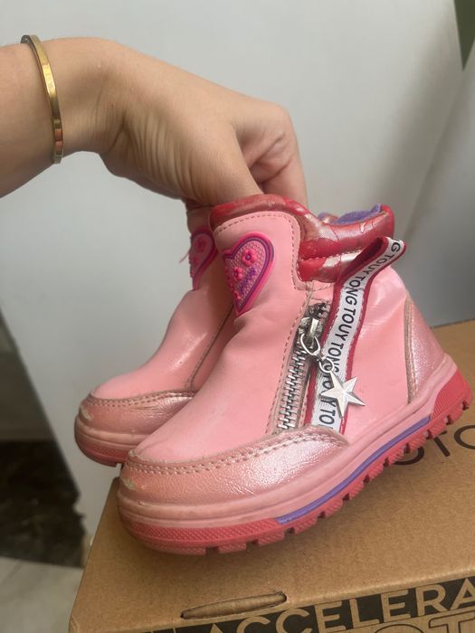 Ботинки на девочку 22-23 р-р