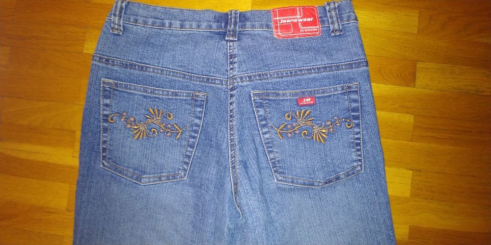 Дънки, S/М размер с бродерия