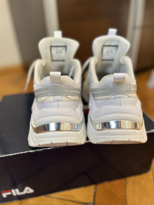 Adidasi Fila nr. 39
