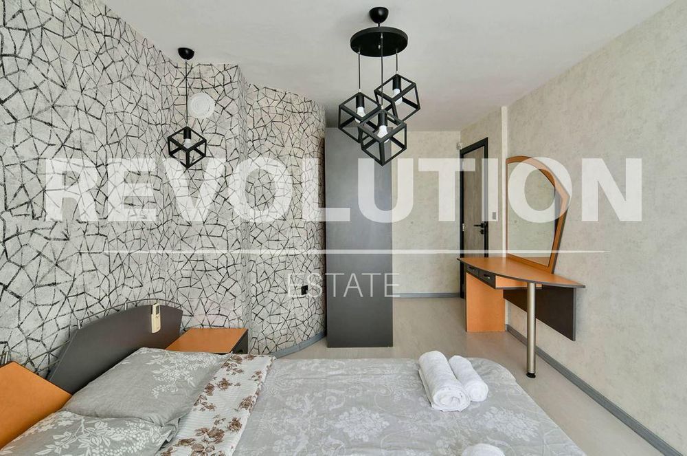 Дава се под наем Многостаен апартамент в Варна, Център - 180 кв.м за 1296.42 € - Снимка #4