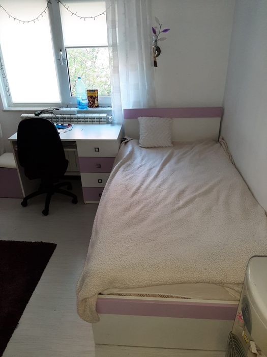 Vand mobila de dormitor pentru mai multe detalii sunati