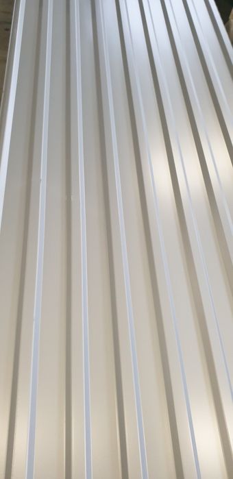 Tabla cutata acoperis si gard