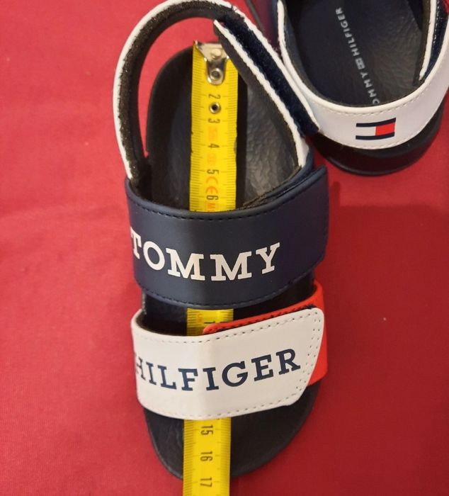 Sandalute noi Tommy Hilfiger