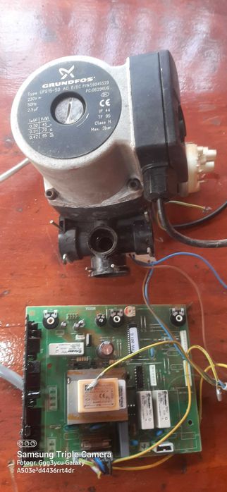 Vând 2 pompe Grundfos și două plăci Centrale