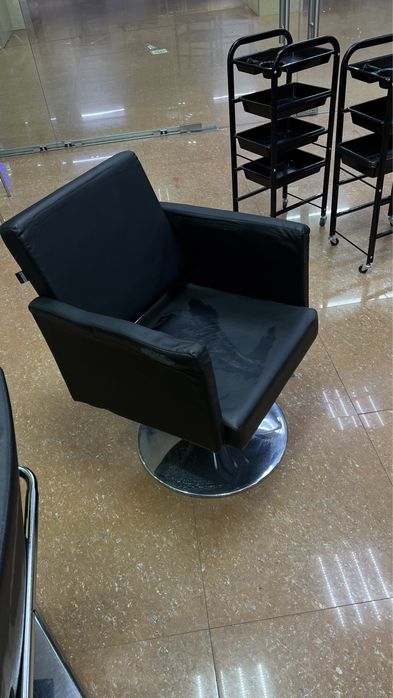 Продам парикмахерское оборудование