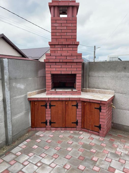 Grătar din căramidă și terase/foișoare