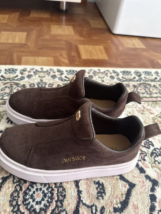 кроссовки Nursace женские