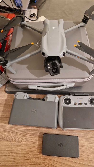 Квадрокоптер DJI AIR 3S