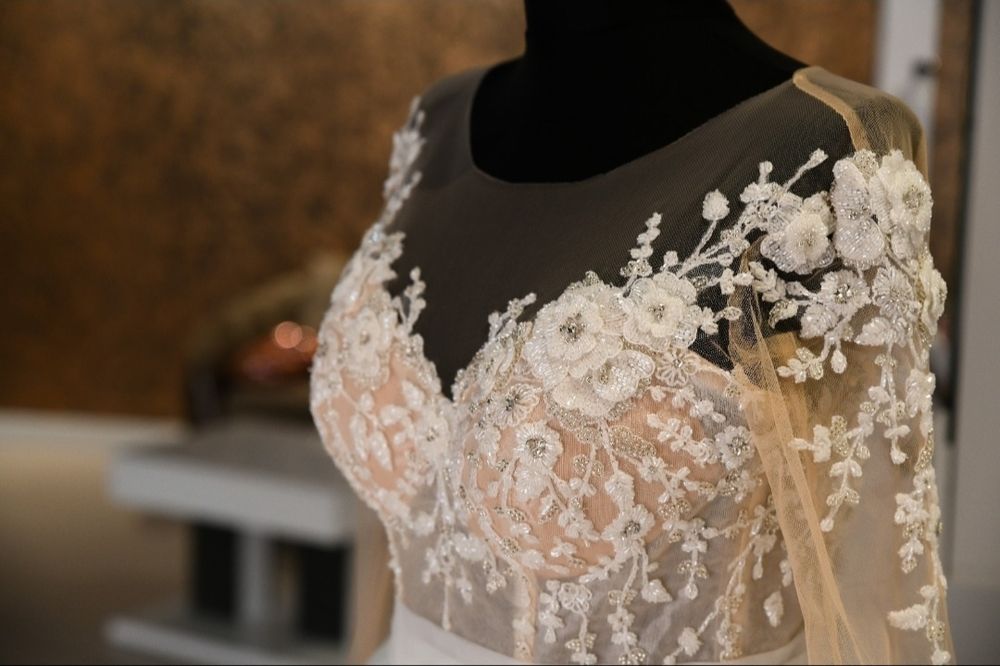 Rochie de mireasa+voal si crinolina