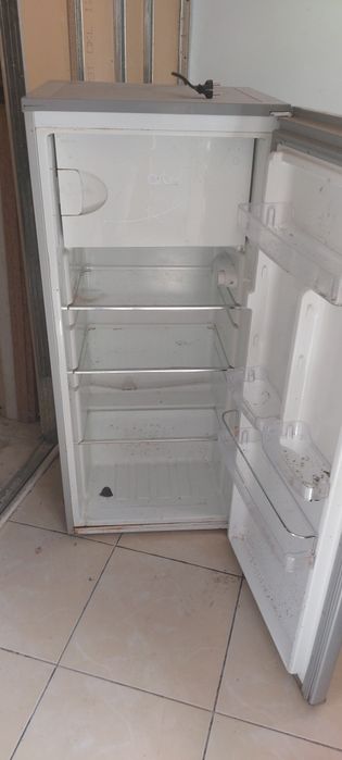 Холадильник продается