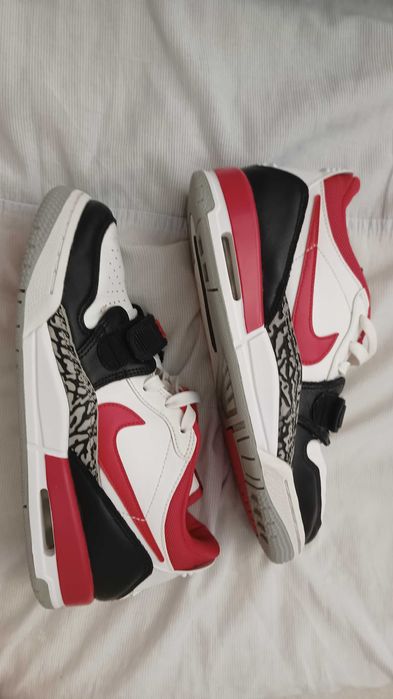 Маратонки Nike Air Jordan Legacy