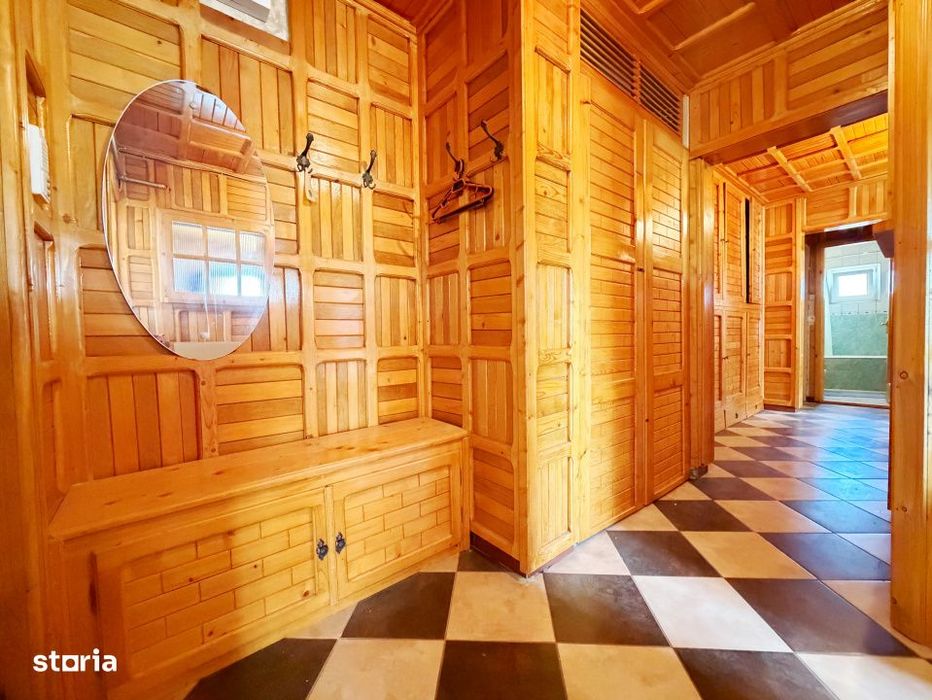 Apartament cu 3 camere decomandat + mansarda