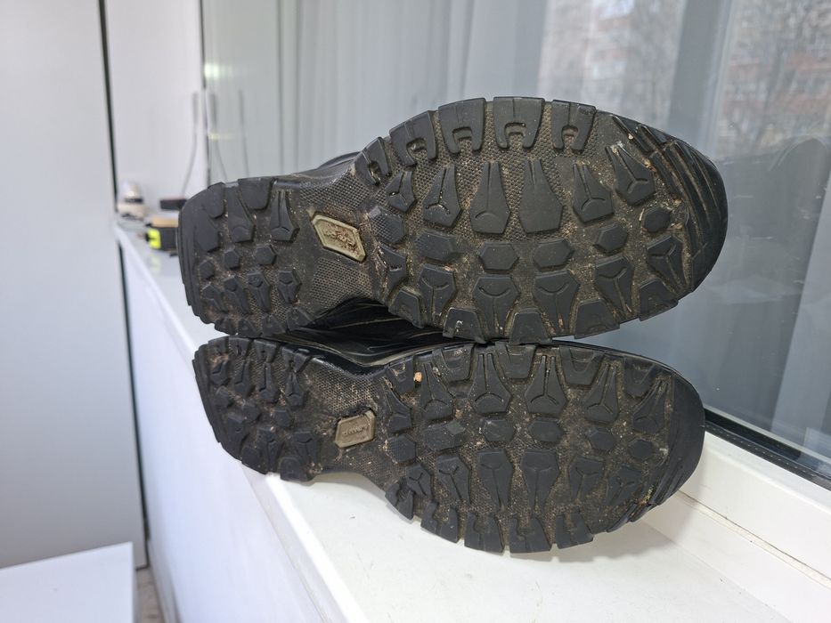 Vând ghete Lowa originale nr 41,5 cu Gore-tex