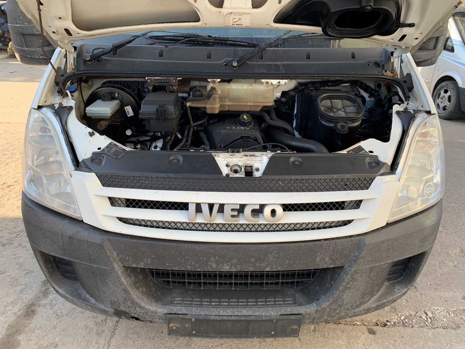 DEZMEMBREZ PIESE Iveco DAILY 4 2,3 HPI 35 S12 LUNG 3 PANOURI euro 4 2007 import Anglia