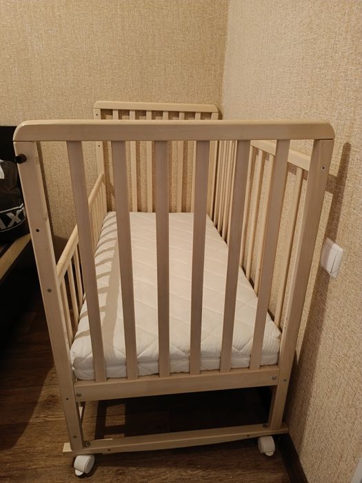 Кровать детская с матрасом