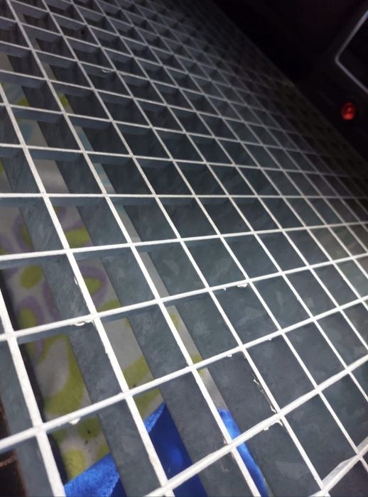 Trepte si gratare zincate pe stoc