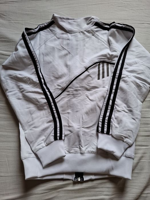 Спортен екип Адидас-нов.