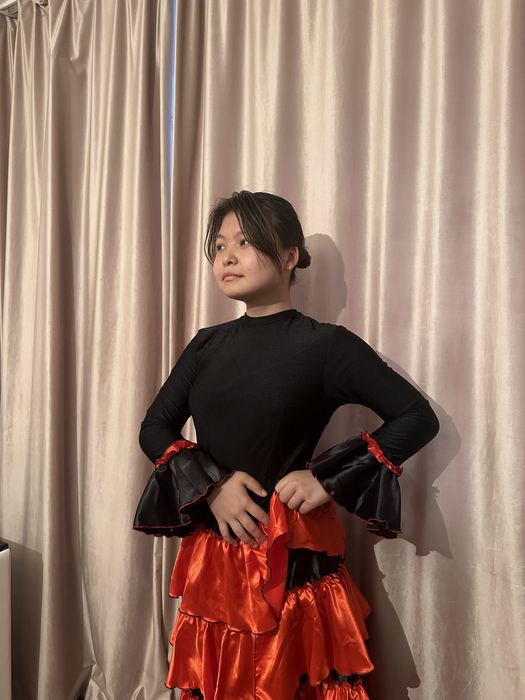 Срочно продаю Народные костюмы