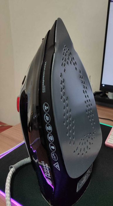 Утюг Russell Hobbs черный