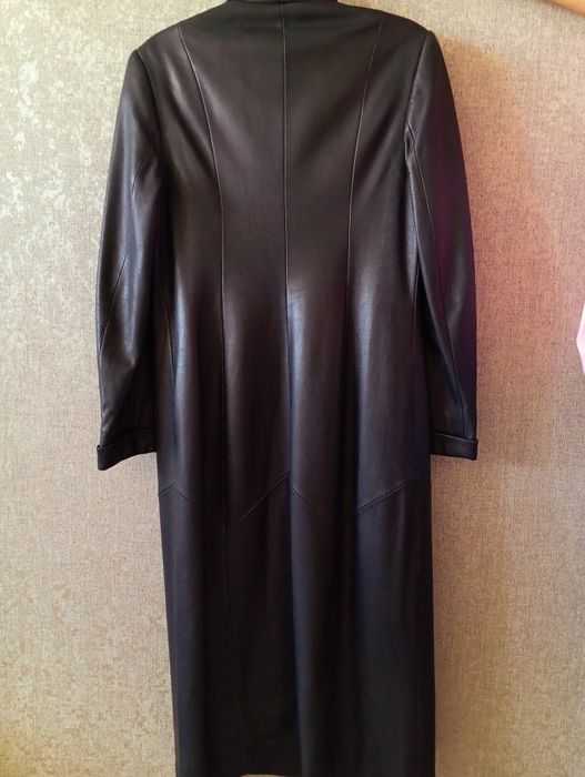 Кожаный плащ женский