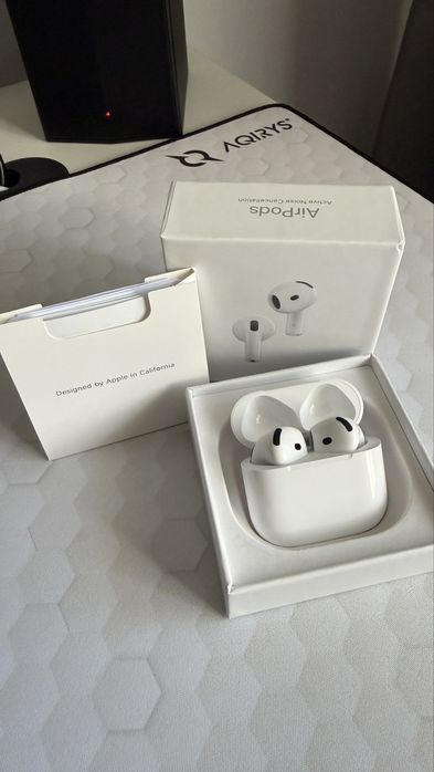 Apple Airpods 4 Noise Cancelling