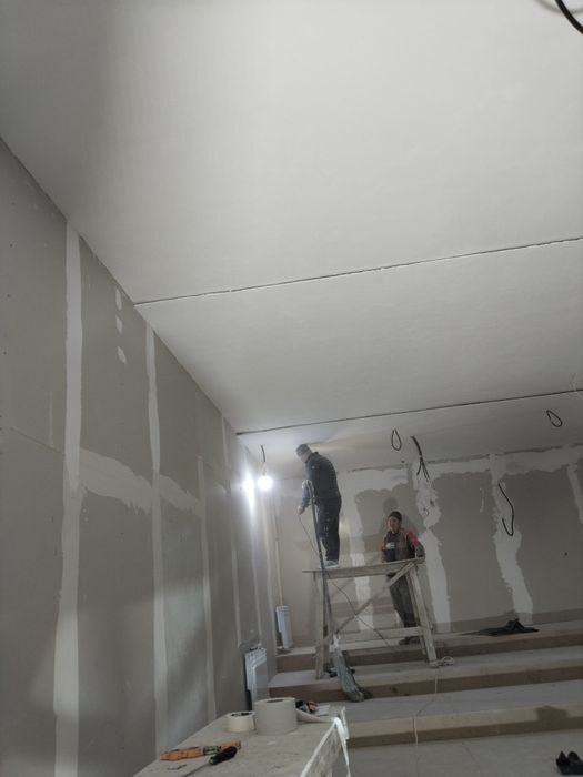 Бригада строителей