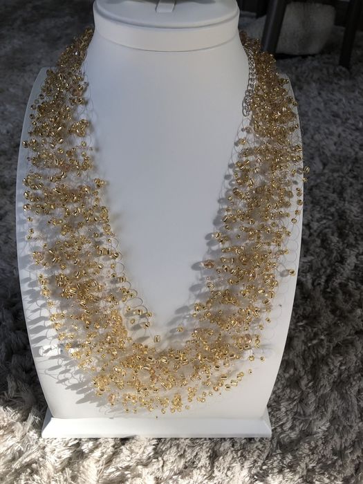 Колье из бисера и ювелирного стекла