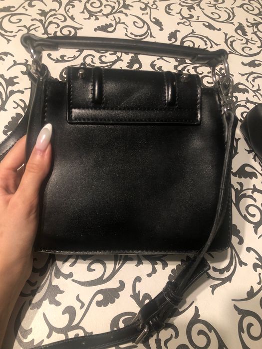 Дамска чанта Зара с капси