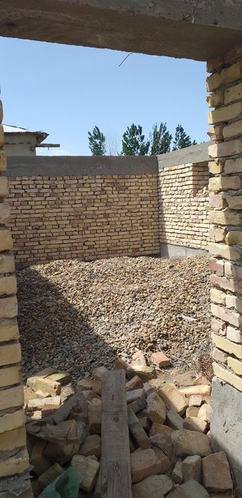 Kogon tumani chorobot qishlog'ida chala uchuska sotiladi