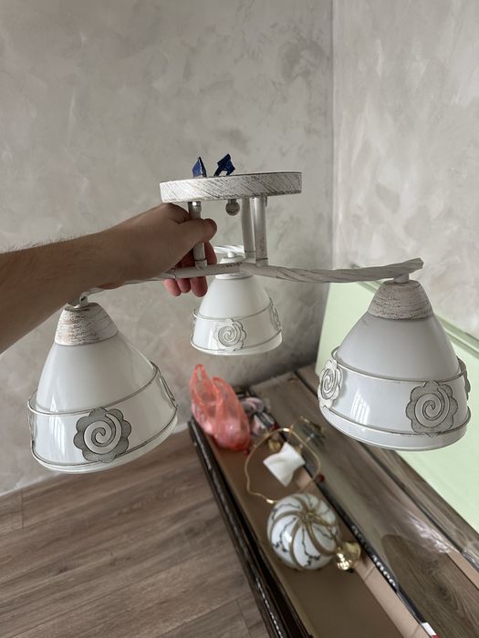 Продам люстры в хорошем состоянии