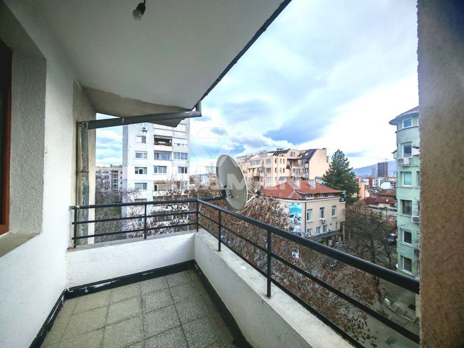 Дава се под наем Четиристаен апартамент в София, Банишора - 180 кв.м за 850 € - Снимка #5