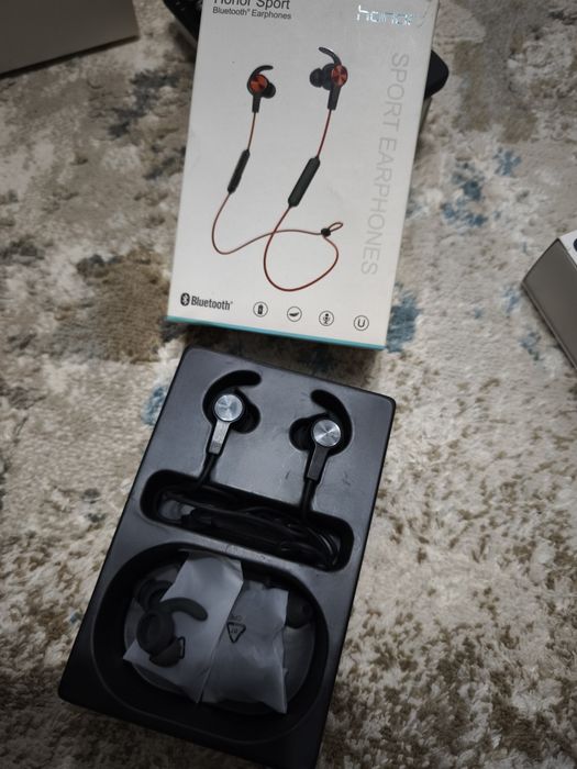 Продам наушники honor