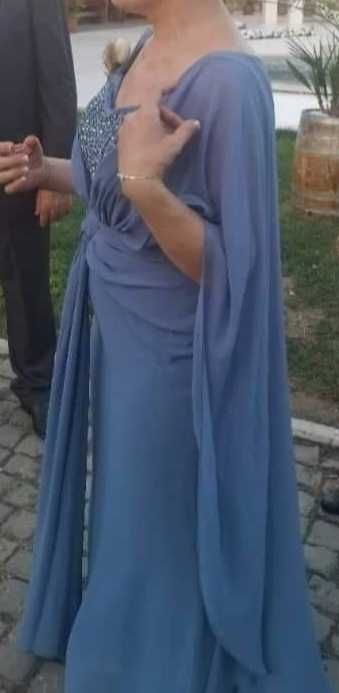 Продавам официална рокля