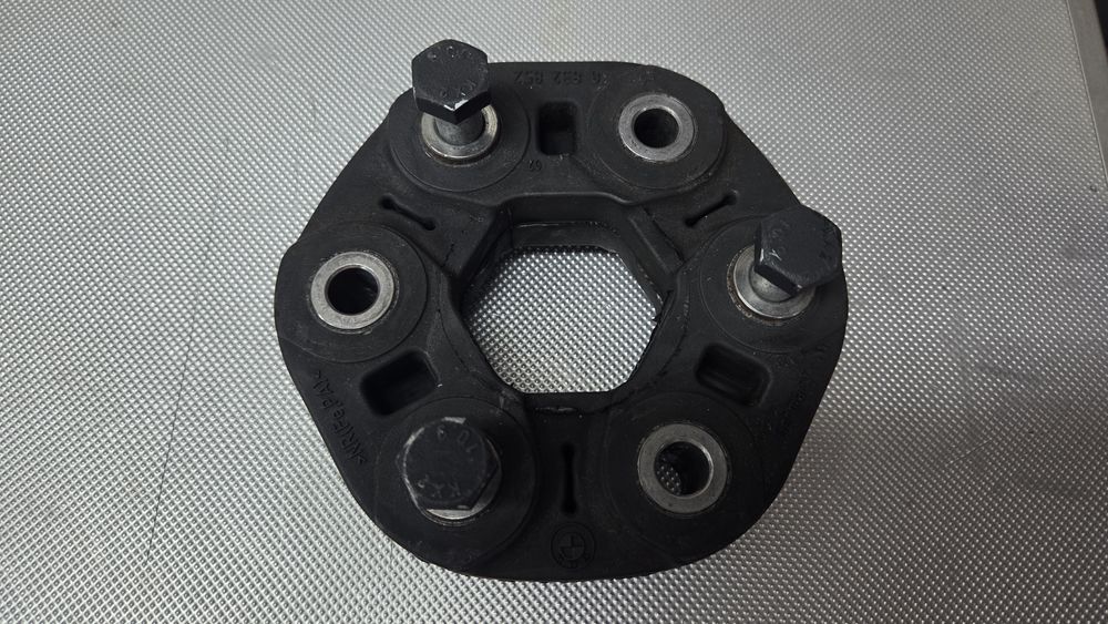 Flansa cardan BMW 105mm ca noua originala  26118832852  8832852