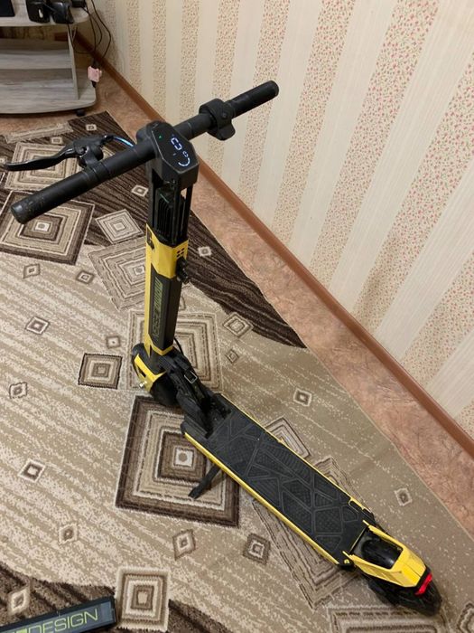 Продам электросамокат