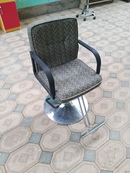 Продается мебель для салона красоты.