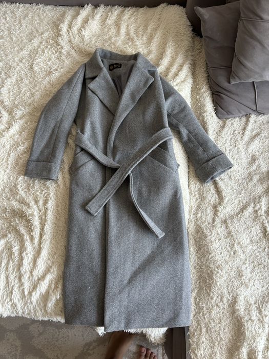 Продам пальто осенние