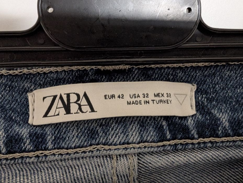 ZARA caroenter shorts