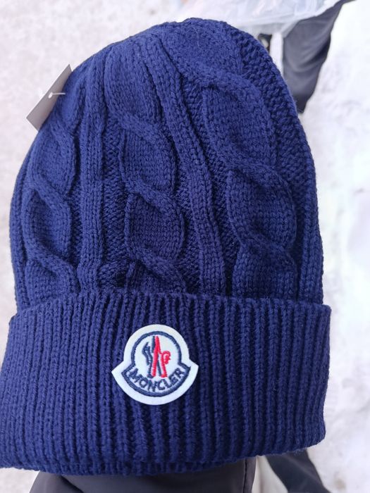 Продам шапку монклер