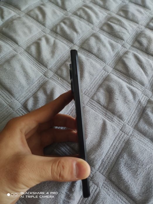 Продам смартфон Xiaomi Redmi note 12