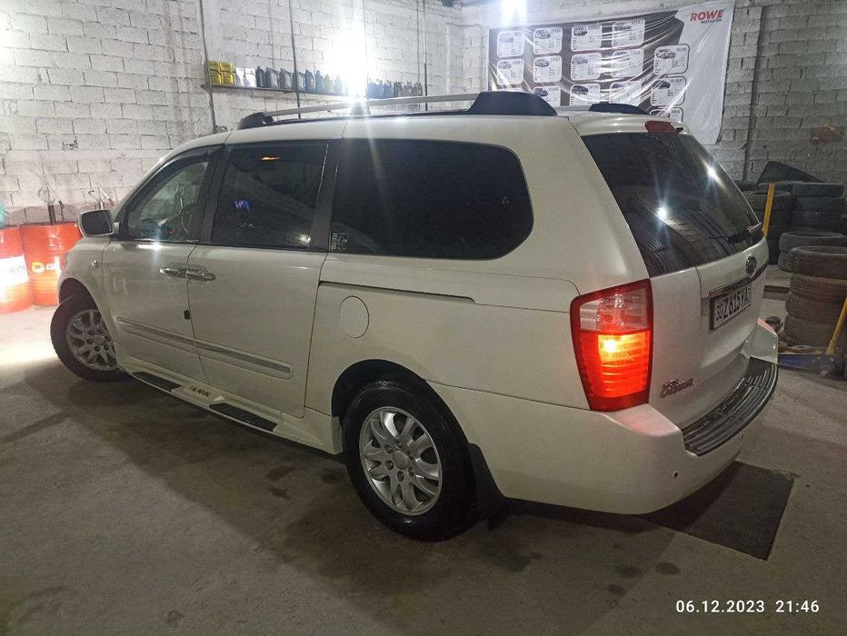 Kia Carnival 3.8